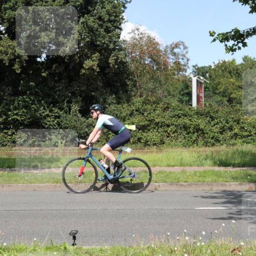 10.08.2025 - GEWOBA Citytriathlon Bremen Yannick Fuchs http://msf.ph/oto/8571286 10.08.2025 14:32:16 Radfahren 104, 105, 113, 284, 299, 344, 355, 359, 362, 366, 370, 376, 411, 433, 463, 489, 508 meine-sportfotos.de