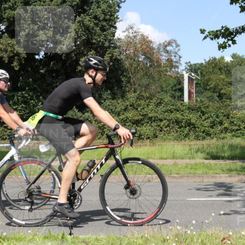10.08.2025 - GEWOBA Citytriathlon Bremen Yannick Fuchs http://msf.ph/oto/8571370 10.08.2025 14:32:49 Radfahren 15, 82, 96, 118, 122, 243, 357, 387, 420, 435, 501 meine-sportfotos.de