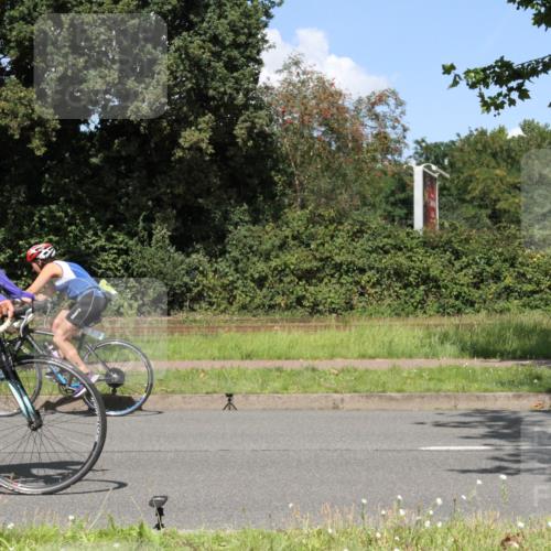 10.08.2025 - GEWOBA Citytriathlon Bremen Yannick Fuchs http://msf.ph/oto/8571397 10.08.2025 14:32:59 Radfahren 14, 15, 37, 82, 93, 96, 118, 122, 243, 357, 387, 435, 473, 501 meine-sportfotos.de