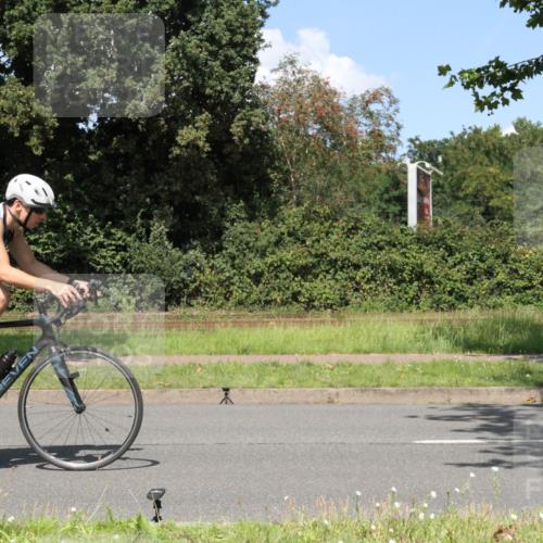 10.08.2025 - GEWOBA Citytriathlon Bremen Yannick Fuchs http://msf.ph/oto/8571410 10.08.2025 14:33:04 Radfahren 14, 15, 37, 82, 93, 122, 207, 357, 387, 473, 501 meine-sportfotos.de