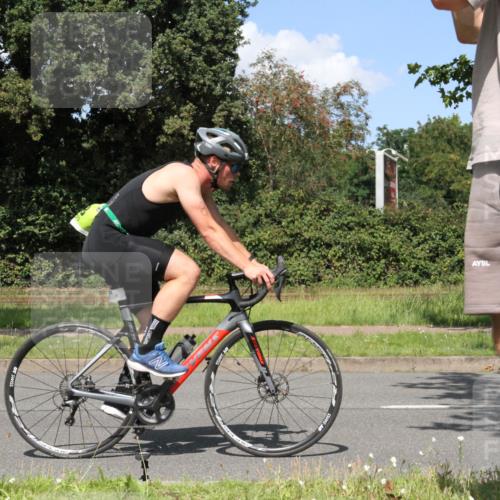 10.08.2025 - GEWOBA Citytriathlon Bremen Yannick Fuchs http://msf.ph/oto/8571494 10.08.2025 14:33:39 Radfahren 2, 25, 48, 65, 138, 440, 514, 519, 522 meine-sportfotos.de