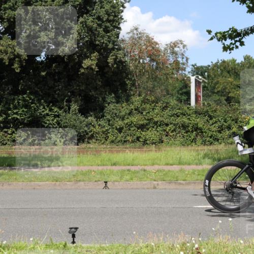 10.08.2025 - GEWOBA Citytriathlon Bremen Yannick Fuchs http://msf.ph/oto/8571540 10.08.2025 14:34:15 Radfahren 45, 76, 143, 151, 214, 316, 364, 388, 424, 443, 451, 507, 515, 530 meine-sportfotos.de