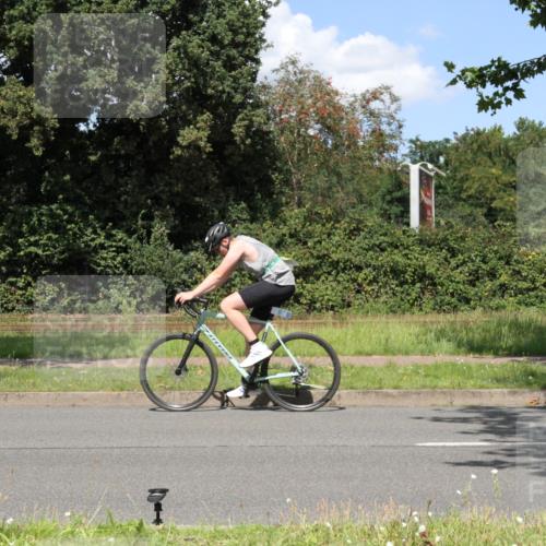 10.08.2025 - GEWOBA Citytriathlon Bremen Yannick Fuchs http://msf.ph/oto/8571547 10.08.2025 14:34:22 Radfahren 45, 76, 79, 88, 143, 144, 146, 214, 304, 316, 364, 375, 392, 424, 443, 515, 524 meine-sportfotos.de