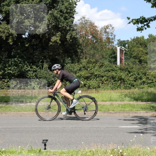 10.08.2025 - GEWOBA Citytriathlon Bremen Yannick Fuchs http://msf.ph/oto/8571551 10.08.2025 14:34:25 Radfahren 45, 76, 79, 88, 143, 144, 146, 214, 304, 316, 375, 392, 424, 443, 465, 515, 524 meine-sportfotos.de