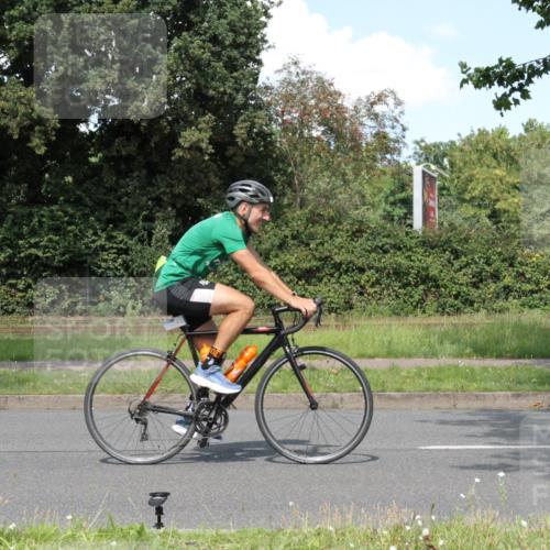 10.08.2025 - GEWOBA Citytriathlon Bremen Yannick Fuchs http://msf.ph/oto/8571558 10.08.2025 14:34:32 Radfahren 45, 76, 79, 88, 143, 144, 146, 300, 304, 316, 375, 392, 465, 524 meine-sportfotos.de