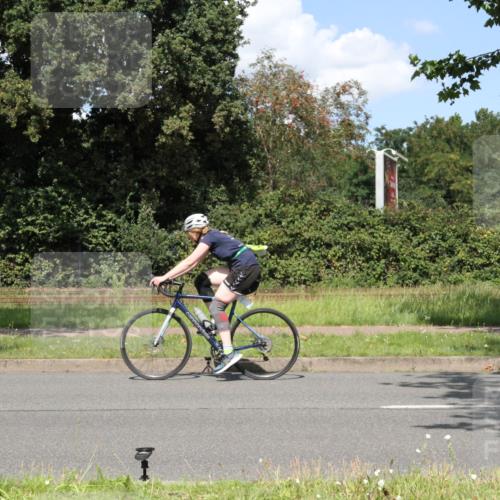 10.08.2025 - GEWOBA Citytriathlon Bremen Yannick Fuchs http://msf.ph/oto/8571569 10.08.2025 14:34:47 Radfahren 23, 31, 72, 79, 268, 300, 413, 465, 502, 511 meine-sportfotos.de