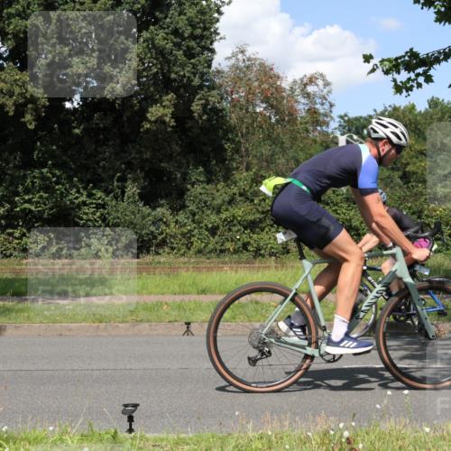 10.08.2025 - GEWOBA Citytriathlon Bremen Yannick Fuchs http://msf.ph/oto/8571574 10.08.2025 14:34:53 Radfahren 23, 31, 72, 268, 300, 340, 413, 430, 502, 511 meine-sportfotos.de