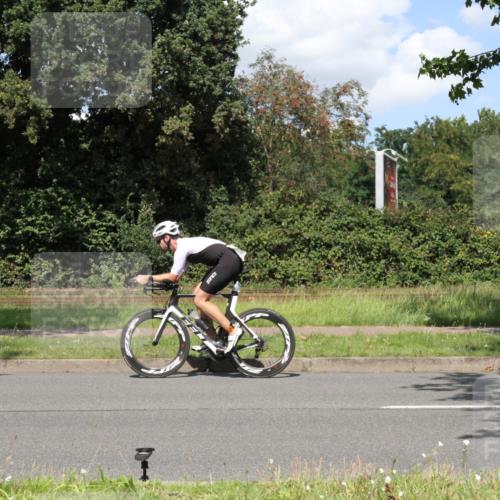 10.08.2025 - GEWOBA Citytriathlon Bremen Yannick Fuchs http://msf.ph/oto/8571628 10.08.2025 14:36:04 Radfahren 32, 129, 261, 437, 452 meine-sportfotos.de