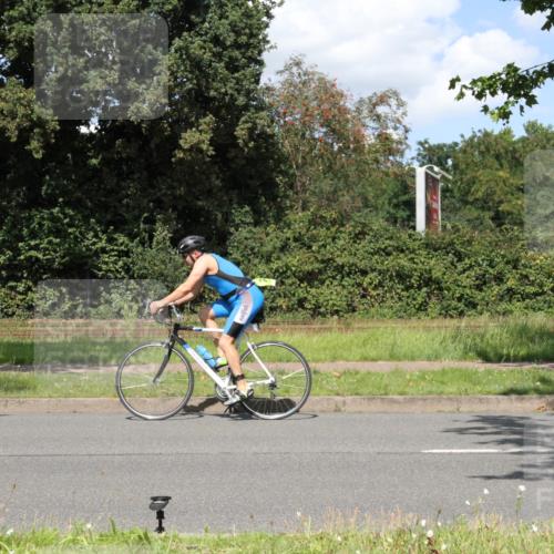 10.08.2025 - GEWOBA Citytriathlon Bremen Yannick Fuchs http://msf.ph/oto/8571629 10.08.2025 14:36:07 Radfahren 32, 261, 437, 452 meine-sportfotos.de