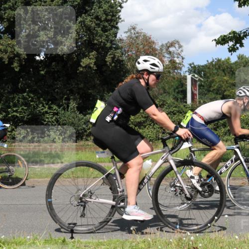 10.08.2025 - GEWOBA Citytriathlon Bremen Yannick Fuchs http://msf.ph/oto/8571633 10.08.2025 14:36:12 Radfahren 32, 261, 380, 437, 452 meine-sportfotos.de
