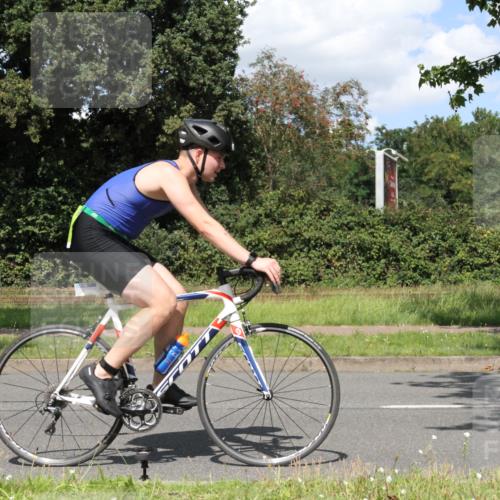 10.08.2025 - GEWOBA Citytriathlon Bremen Yannick Fuchs http://msf.ph/oto/8571641 10.08.2025 14:36:28 Radfahren 20, 46, 91, 255, 285, 380, 391 meine-sportfotos.de