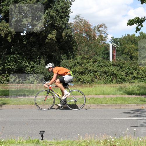 10.08.2025 - GEWOBA Citytriathlon Bremen Yannick Fuchs http://msf.ph/oto/8571647 10.08.2025 14:36:38 Radfahren 20, 24, 41, 46, 91, 123, 136, 255, 285, 391, 521 meine-sportfotos.de