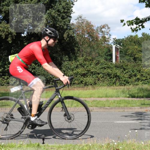 10.08.2025 - GEWOBA Citytriathlon Bremen Yannick Fuchs http://msf.ph/oto/8571655 10.08.2025 14:36:46 Radfahren 24, 41, 46, 123, 136, 227, 239, 263, 285, 314, 391, 521 meine-sportfotos.de