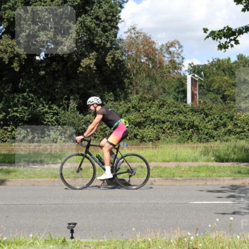 10.08.2025 - GEWOBA Citytriathlon Bremen Yannick Fuchs http://msf.ph/oto/8571722 10.08.2025 14:37:43 Radfahren 4, 58, 63, 116, 170, 191, 197, 287, 290, 528 meine-sportfotos.de