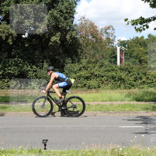 10.08.2025 - GEWOBA Citytriathlon Bremen Yannick Fuchs http://msf.ph/oto/8571732 10.08.2025 14:37:50 Radfahren 4, 63, 75, 116, 170, 191, 528 meine-sportfotos.de