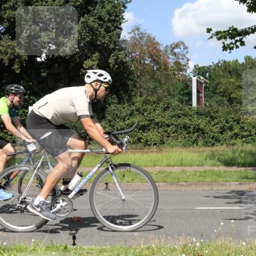 10.08.2025 - GEWOBA Citytriathlon Bremen Yannick Fuchs http://msf.ph/oto/8571797 10.08.2025 14:39:35 Radfahren 84, 90, 94, 101, 126, 174, 215, 281, 283, 334 meine-sportfotos.de