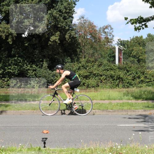 10.08.2025 - GEWOBA Citytriathlon Bremen Yannick Fuchs http://msf.ph/oto/8571805 10.08.2025 14:39:48 Radfahren 52, 69, 80, 90, 124, 215, 217, 274, 334 meine-sportfotos.de
