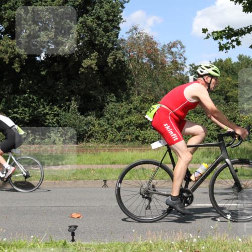 10.08.2025 - GEWOBA Citytriathlon Bremen Yannick Fuchs http://msf.ph/oto/8571835 10.08.2025 14:40:31 Radfahren 29, 47, 131, 186, 242, 258, 289, 297, 529 meine-sportfotos.de