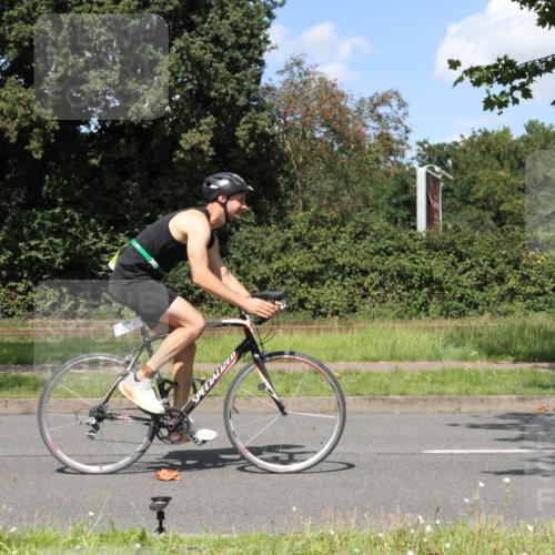 10.08.2025 - GEWOBA Citytriathlon Bremen Yannick Fuchs http://msf.ph/oto/8571844 10.08.2025 14:40:45 Radfahren 29, 131, 177, 186, 211, 224, 289, 297, 529 meine-sportfotos.de