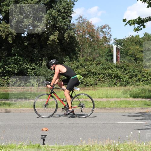 10.08.2025 - GEWOBA Citytriathlon Bremen Yannick Fuchs http://msf.ph/oto/8571855 10.08.2025 14:41:04 Radfahren 103, 142, 177, 204, 249, 253, 266, 353, 431, 432, 476, 477 meine-sportfotos.de