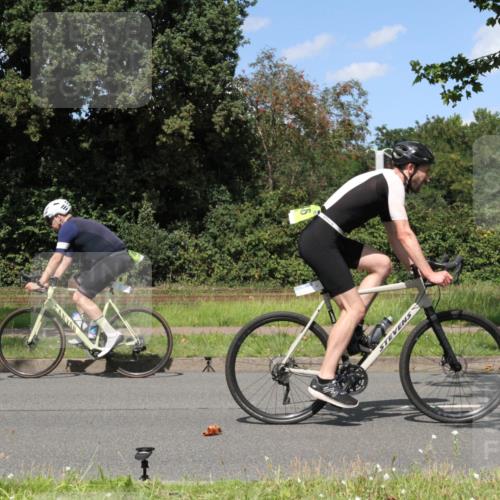 10.08.2025 - GEWOBA Citytriathlon Bremen Yannick Fuchs http://msf.ph/oto/8571892 10.08.2025 14:42:07 Radfahren 56, 145, 213, 235, 246, 250 meine-sportfotos.de