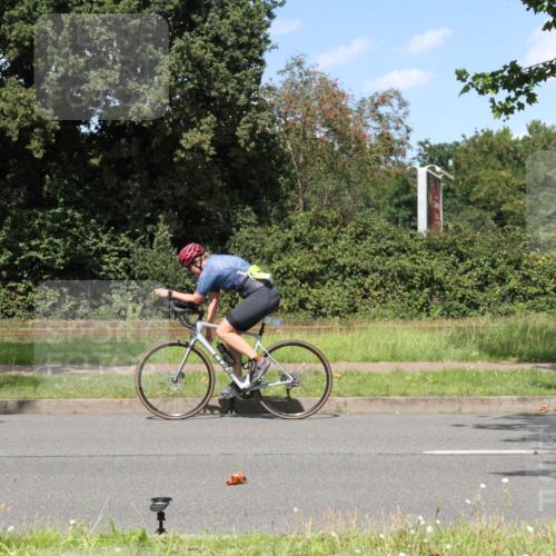 10.08.2025 - GEWOBA Citytriathlon Bremen Yannick Fuchs http://msf.ph/oto/8571893 10.08.2025 14:42:08 Radfahren 19, 56, 145, 213, 235, 246, 250 meine-sportfotos.de