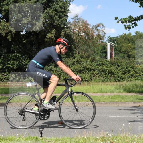 10.08.2025 - GEWOBA Citytriathlon Bremen Yannick Fuchs http://msf.ph/oto/8571946 10.08.2025 14:43:52 Radfahren 86, 154, 163, 259, 325 meine-sportfotos.de