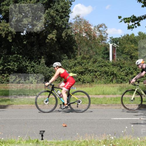 10.08.2025 - GEWOBA Citytriathlon Bremen Yannick Fuchs http://msf.ph/oto/8571964 10.08.2025 14:44:11 Radfahren 28, 267, 278, 298, 408, 445 meine-sportfotos.de