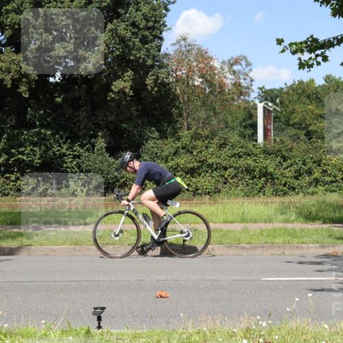 10.08.2025 - GEWOBA Citytriathlon Bremen Yannick Fuchs http://msf.ph/oto/8571975 10.08.2025 14:44:19 Radfahren 9, 28, 267, 278, 408, 445 meine-sportfotos.de