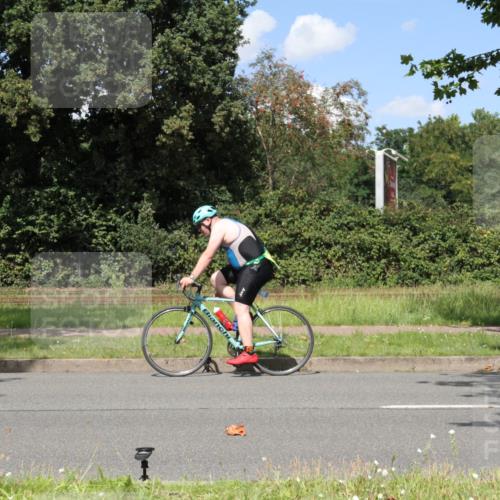 10.08.2025 - GEWOBA Citytriathlon Bremen Yannick Fuchs http://msf.ph/oto/8571998 10.08.2025 14:44:46 Radfahren 73, 208, 323, 346, 383 meine-sportfotos.de