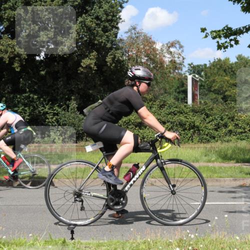 10.08.2025 - GEWOBA Citytriathlon Bremen Yannick Fuchs http://msf.ph/oto/8571999 10.08.2025 14:44:46 Radfahren 73, 208, 323, 346, 383 meine-sportfotos.de