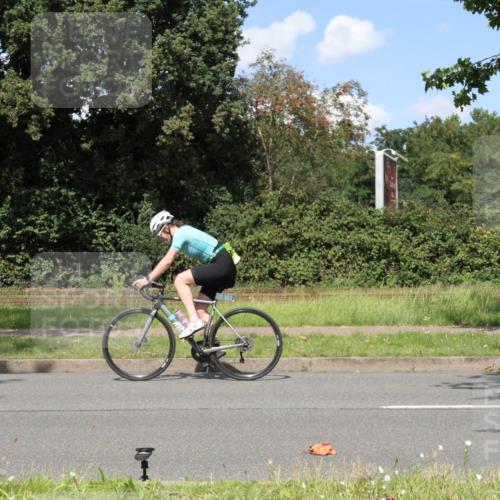 10.08.2025 - GEWOBA Citytriathlon Bremen Yannick Fuchs http://msf.ph/oto/8572023 10.08.2025 14:45:17 Radfahren 221, 326, 336, 453, 497 meine-sportfotos.de