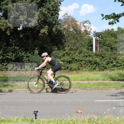 10.08.2025 - GEWOBA Citytriathlon Bremen Yannick Fuchs http://msf.ph/oto/8572024 10.08.2025 14:45:20 Radfahren 221, 326, 336, 349, 453, 497, 532 meine-sportfotos.de