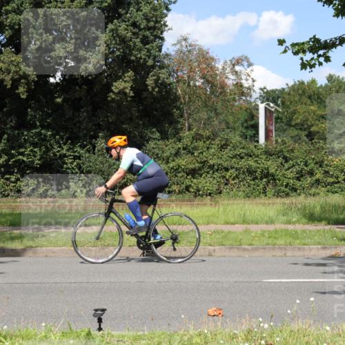 10.08.2025 - GEWOBA Citytriathlon Bremen Yannick Fuchs http://msf.ph/oto/8572050 10.08.2025 14:46:02 Radfahren 61, 99, 182, 269, 363, 404, 441 meine-sportfotos.de