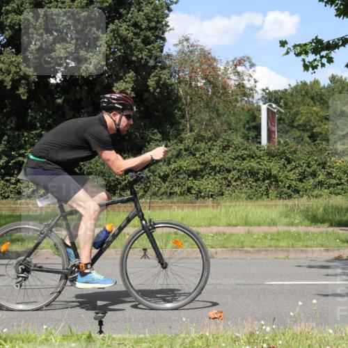 10.08.2025 - GEWOBA Citytriathlon Bremen Yannick Fuchs http://msf.ph/oto/8572052 10.08.2025 14:46:06 Radfahren 61, 182, 269, 363, 404, 422 meine-sportfotos.de