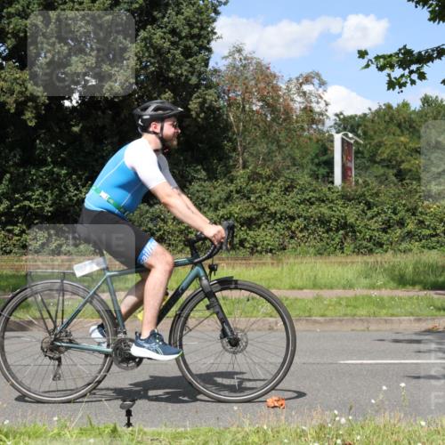 10.08.2025 - GEWOBA Citytriathlon Bremen Yannick Fuchs http://msf.ph/oto/8572054 10.08.2025 14:46:12 Radfahren 61, 182, 269, 270, 363, 422, 499 meine-sportfotos.de