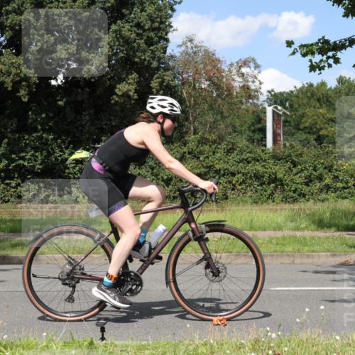 10.08.2025 - GEWOBA Citytriathlon Bremen Yannick Fuchs http://msf.ph/oto/8572057 10.08.2025 14:46:17 Radfahren 61, 270, 363, 422, 499 meine-sportfotos.de