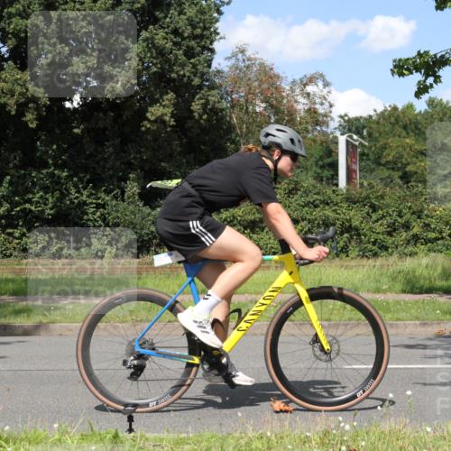 10.08.2025 - GEWOBA Citytriathlon Bremen Yannick Fuchs http://msf.ph/oto/8572060 10.08.2025 14:46:33 Radfahren 270, 358, 406 meine-sportfotos.de