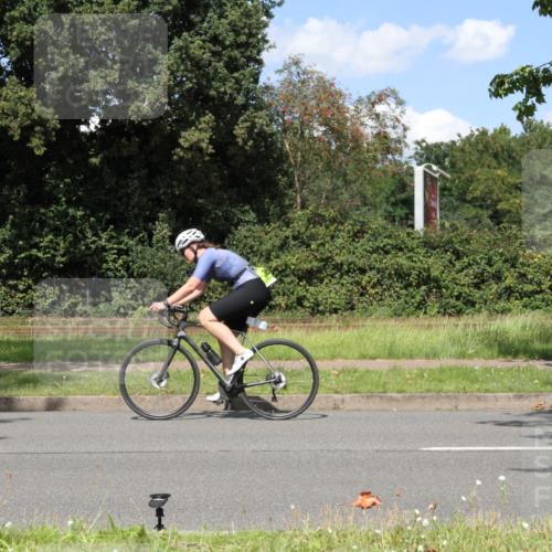 10.08.2025 - GEWOBA Citytriathlon Bremen Yannick Fuchs http://msf.ph/oto/8572062 10.08.2025 14:46:38 Radfahren 358, 396, 406 meine-sportfotos.de