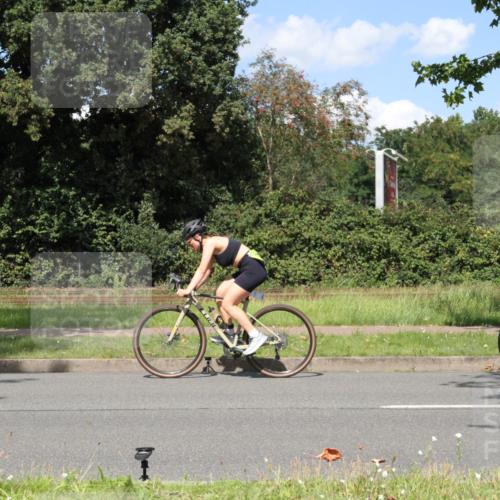 10.08.2025 - GEWOBA Citytriathlon Bremen Yannick Fuchs http://msf.ph/oto/8572064 10.08.2025 14:46:46 Radfahren 128, 158, 396, 406 meine-sportfotos.de