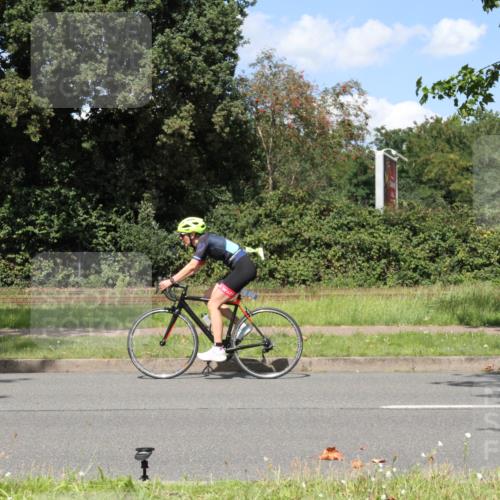 10.08.2025 - GEWOBA Citytriathlon Bremen Yannick Fuchs http://msf.ph/oto/8572068 10.08.2025 14:46:56 Radfahren 128, 140, 158, 320, 396 meine-sportfotos.de