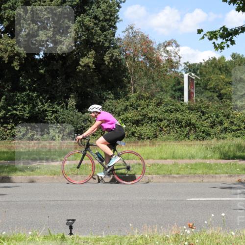 10.08.2025 - GEWOBA Citytriathlon Bremen Yannick Fuchs http://msf.ph/oto/8572080 10.08.2025 14:47:22 Radfahren 220, 367, 448 meine-sportfotos.de
