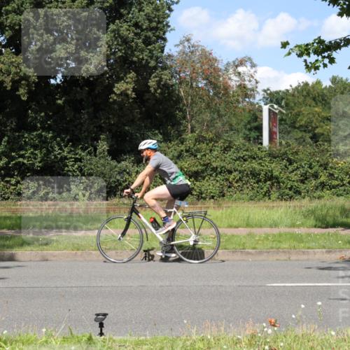 10.08.2025 - GEWOBA Citytriathlon Bremen Yannick Fuchs http://msf.ph/oto/8572081 10.08.2025 14:47:24 Radfahren 220, 367, 448 meine-sportfotos.de