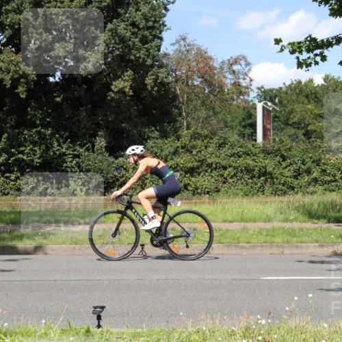 10.08.2025 - GEWOBA Citytriathlon Bremen Yannick Fuchs http://msf.ph/oto/8572117 10.08.2025 14:48:43 Radfahren 179, 181, 276, 365, 389, 426, 487 meine-sportfotos.de