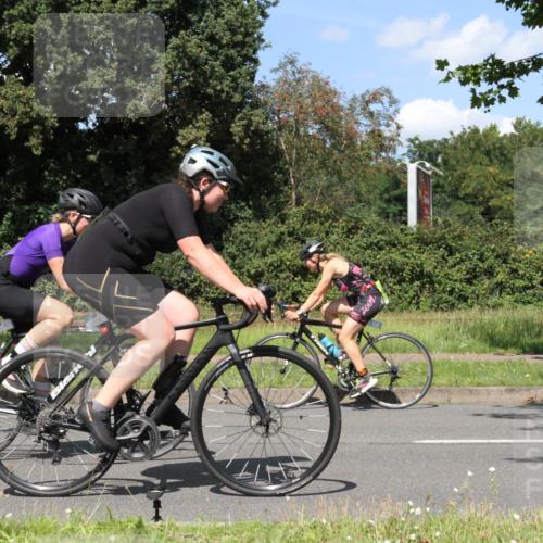 10.08.2025 - GEWOBA Citytriathlon Bremen Yannick Fuchs http://msf.ph/oto/8572122 10.08.2025 14:48:46 Radfahren 179, 181, 276, 365, 389, 426, 487 meine-sportfotos.de