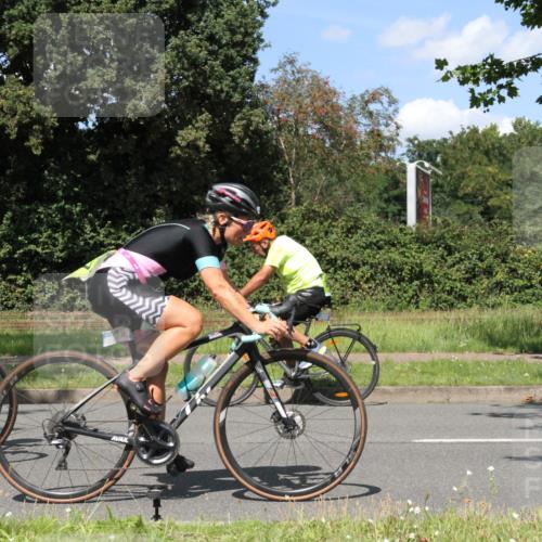 10.08.2025 - GEWOBA Citytriathlon Bremen Yannick Fuchs http://msf.ph/oto/8572125 10.08.2025 14:48:47 Radfahren 179, 181, 276, 365, 389, 426, 487 meine-sportfotos.de