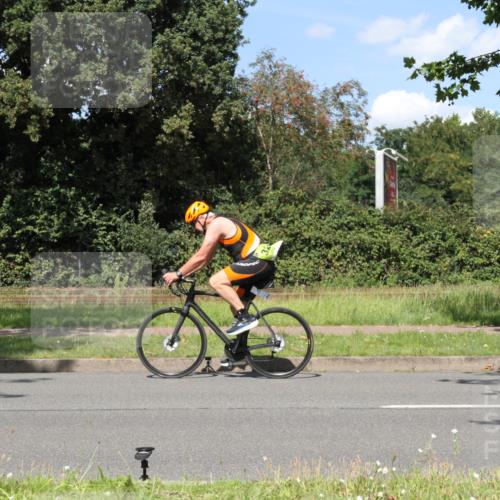 10.08.2025 - GEWOBA Citytriathlon Bremen Yannick Fuchs http://msf.ph/oto/8572131 10.08.2025 14:48:56 Radfahren 179, 181, 276, 318, 351, 365, 389, 403, 426, 487 meine-sportfotos.de