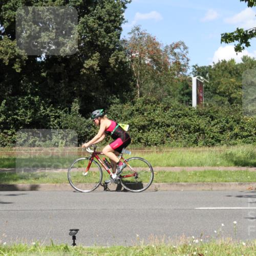 10.08.2025 - GEWOBA Citytriathlon Bremen Yannick Fuchs http://msf.ph/oto/8572176 10.08.2025 14:50:14 Radfahren 120, 293, 352, 356, 400, 410, 504 meine-sportfotos.de