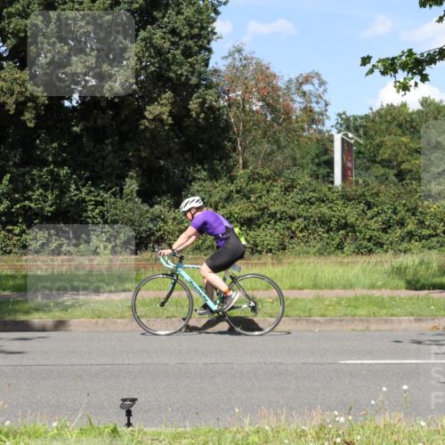 10.08.2025 - GEWOBA Citytriathlon Bremen Yannick Fuchs http://msf.ph/oto/8572182 10.08.2025 14:50:26 Radfahren 231, 352, 416, 504 meine-sportfotos.de