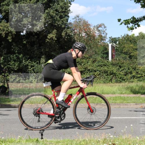 10.08.2025 - GEWOBA Citytriathlon Bremen Yannick Fuchs http://msf.ph/oto/8572198 10.08.2025 14:51:11 Radfahren 338, 379, 399, 411, 470, 494 meine-sportfotos.de